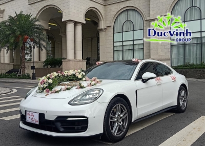 Cho thuê xe cưới Porsche Panamera màu trắng