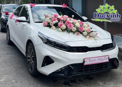 Cho thuê xe cưới màu trắng KIA K3-CERATO