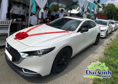 Cho thuê xe cưới Mazda 3 màu trắng tại hà nội