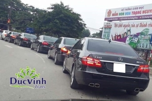 Thuê xe cưới dẫn dâu Mercedes E màu đen