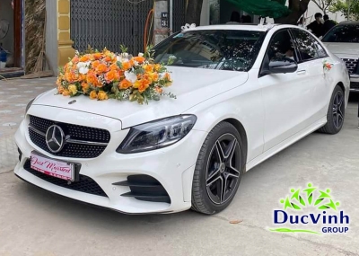 Cho thuê xe cưới màu trắng Mercerdes C250